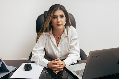 Advogada Trabalhista Marcela Tinph