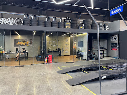 Roger Auto Center Premium